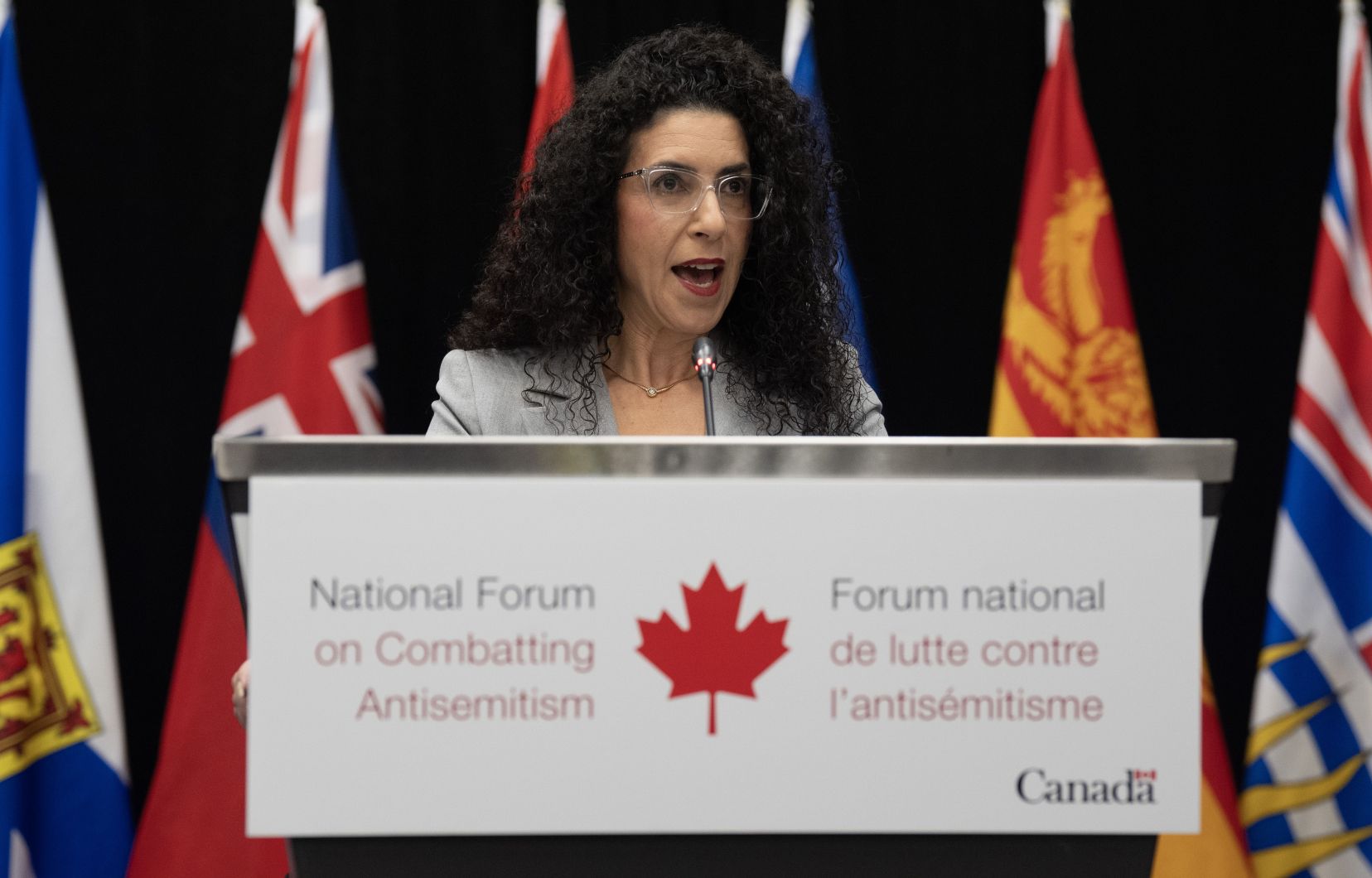 Rachel Bendayan, ministre de l’Immigration, des Réfugiés et de la Citoyenneté, présente un projet ambitieux pour renforcer l’intégration des immigrés au Canada.